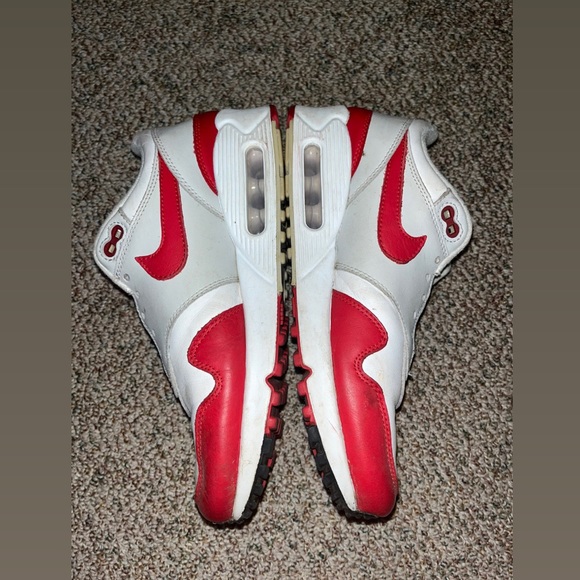 Red Nike Air Max - Picture 3 of 5